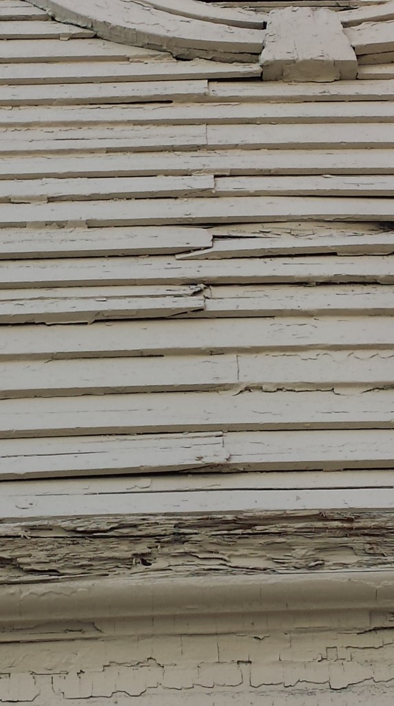 'Skyved joints on close laid clapboards